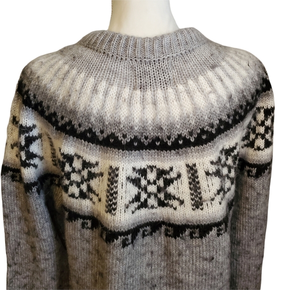 EUC Alpaca Connection Hand Maid Crew Neck Sweater - Picture 6 of 9